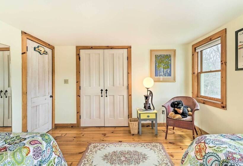 Cozy Monterey Home W/ Porch: Walk To Lake Garfield