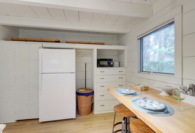 Nantucket Hide Away Cottage On Saint Marys River!