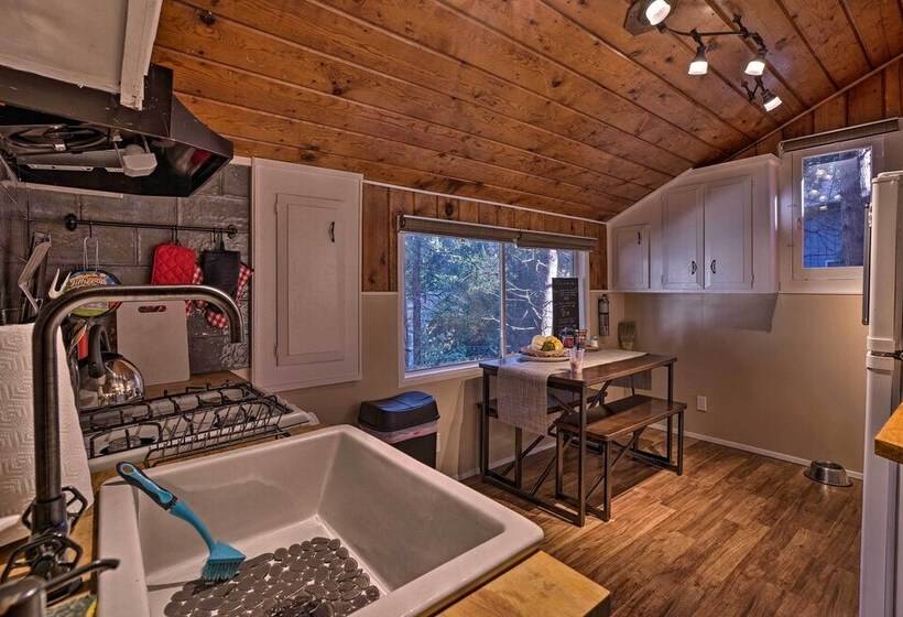 Cozy, Pet Friendly Mtn Cabin: 1 Mi To Lake Gregory