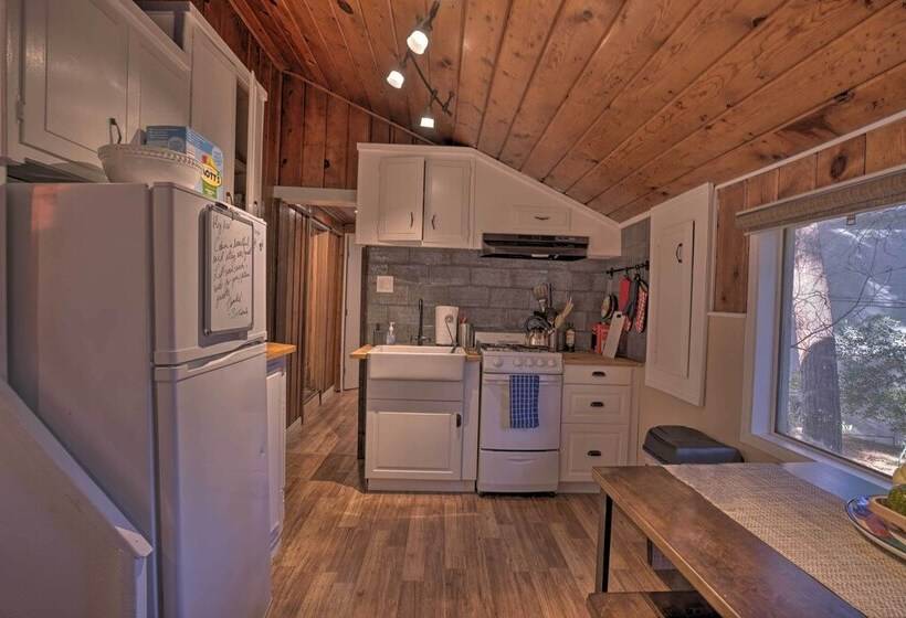 Cozy, Pet Friendly Mtn Cabin: 1 Mi To Lake Gregory