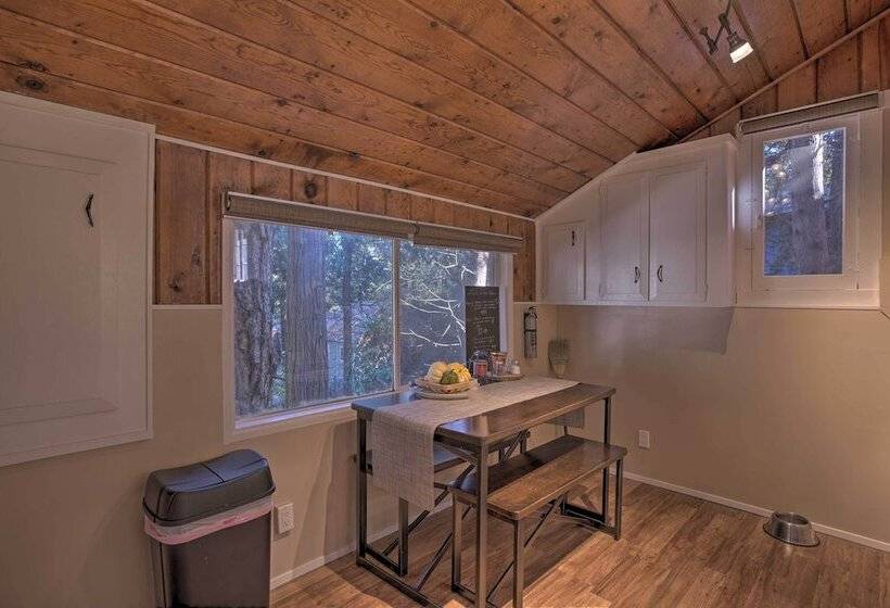 Cozy, Pet Friendly Mtn Cabin: 1 Mi To Lake Gregory