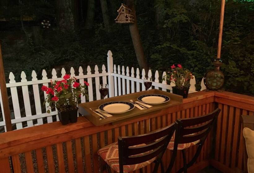 Cozy, Pet Friendly Mtn Cabin: 1 Mi To Lake Gregory