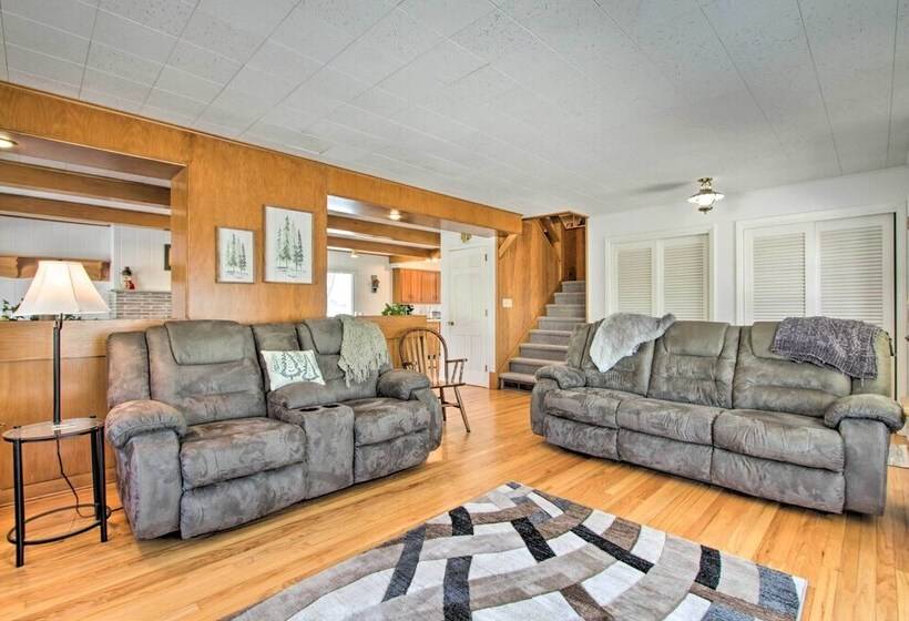 Cozy Postville Retreat W/ Fireplaces & Yard!