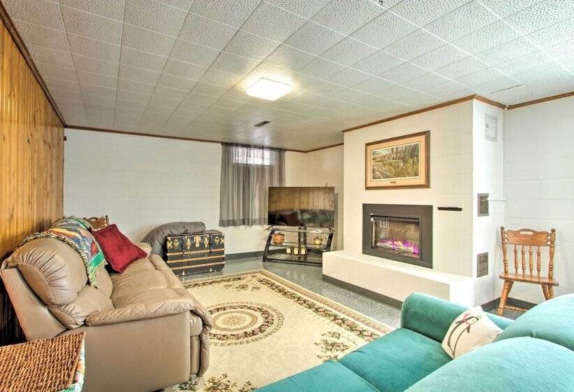 Cozy Postville Retreat W/ Fireplaces & Yard!