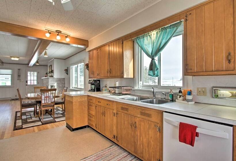 Cozy Postville Retreat W/ Fireplaces & Yard!