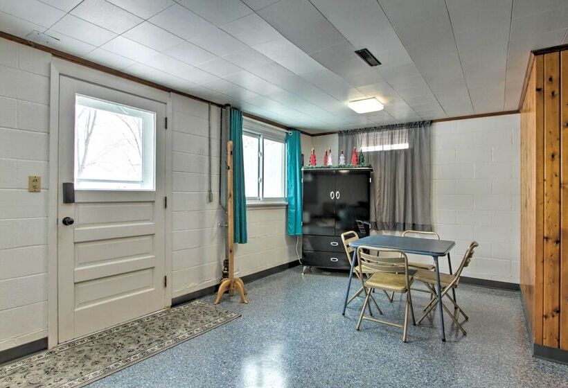 Cozy Postville Retreat W/ Fireplaces & Yard!