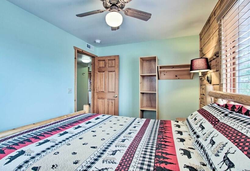 Cozy Resort Cabin In The Heart Of Warrens!