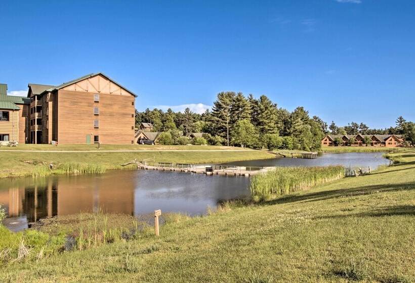 Cozy Resort Cabin In The Heart Of Warrens!