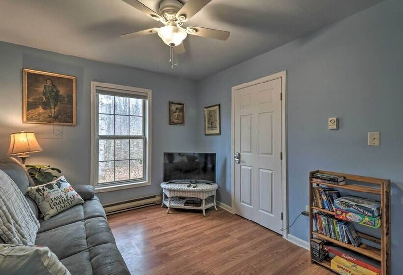 Cozy Rixeyville Cottage W/ Deck, Grill, & Stabling