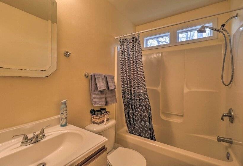 Cozy Rixeyville Cottage W/ Deck, Grill, & Stabling