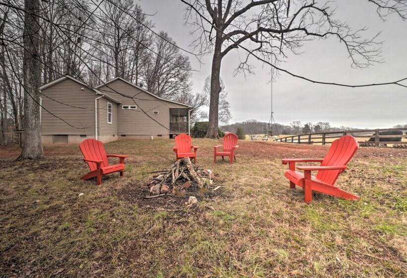 Cozy Rixeyville Cottage W/ Deck, Grill, & Stabling