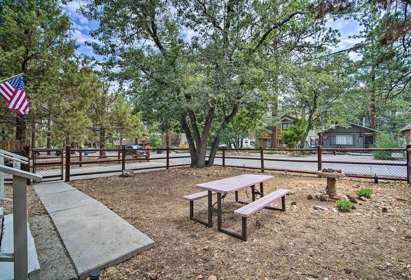 8 Mi To Big Bear Lake & Village: Sugarloaf Cabin!