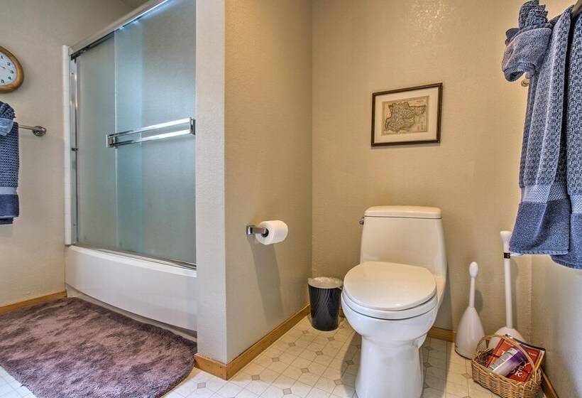 Cabin < 2 Mi To Tahoe Donner Downhill Ski Resort