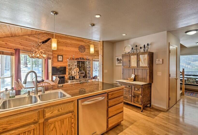 Cabin < 2 Mi To Tahoe Donner Downhill Ski Resort