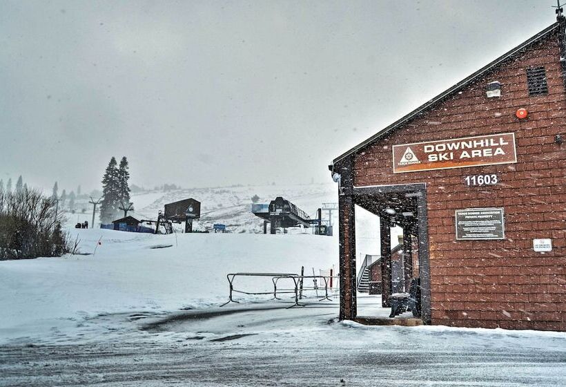 Cabin < 2 Mi To Tahoe Donner Downhill Ski Resort