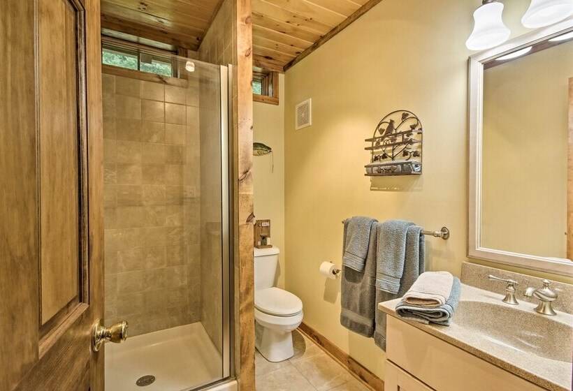 Creekside Berkeley Springs Cabin On 35 Acres!