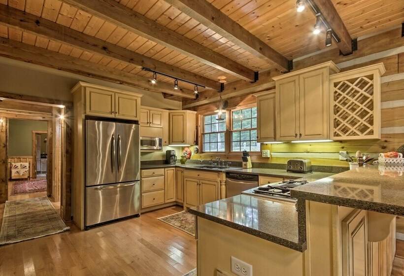 Creekside Berkeley Springs Cabin On 35 Acres!