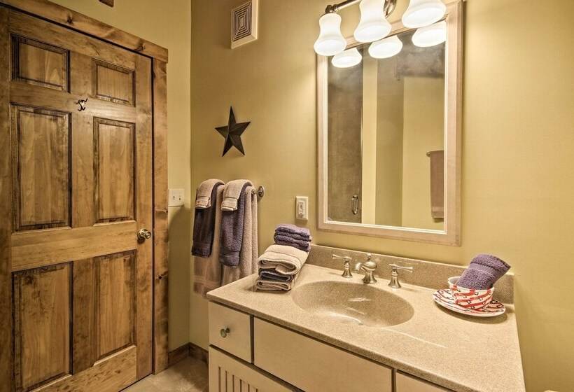 Creekside Berkeley Springs Cabin On 35 Acres!