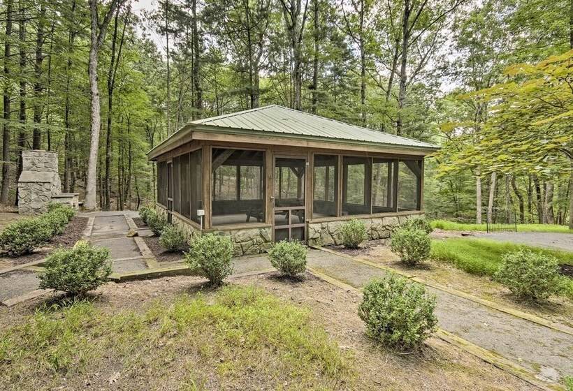 Creekside Berkeley Springs Cabin On 35 Acres!
