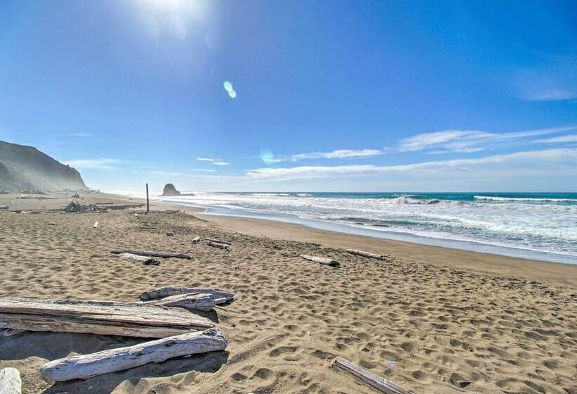 Creekside Chalet W/ Hidden Spa And Private Beach!