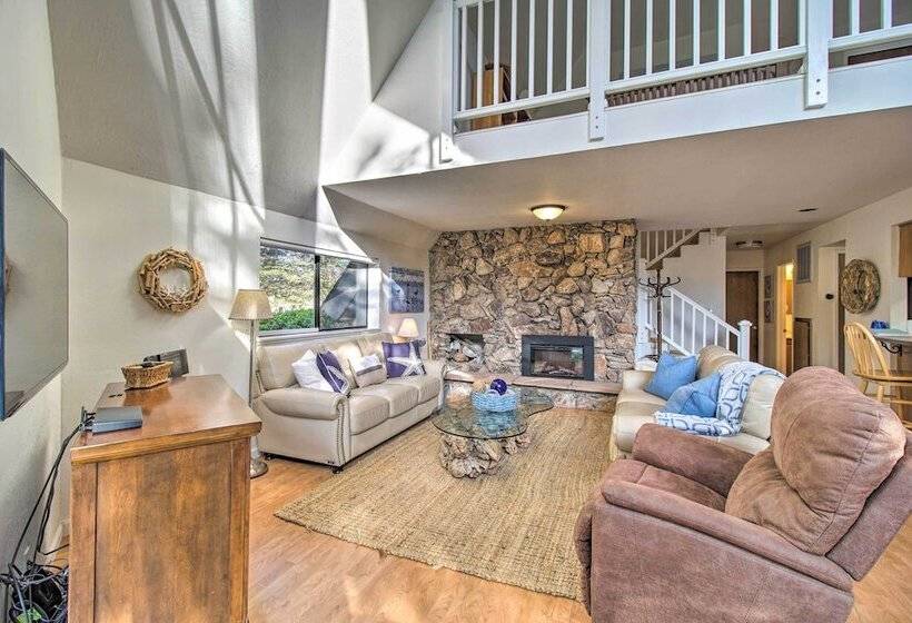 Creekside Chalet W/ Hidden Spa And Private Beach!