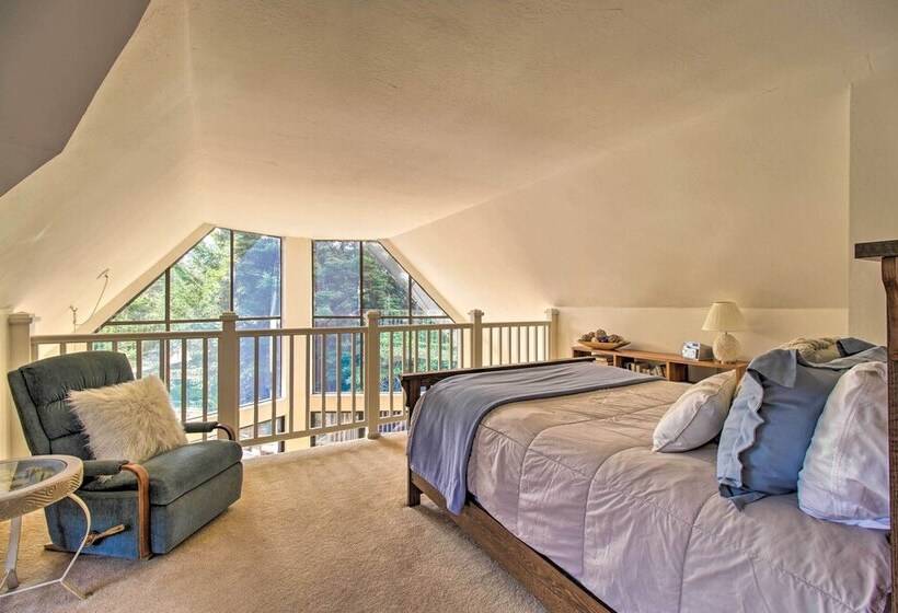 Creekside Chalet W/ Hidden Spa And Private Beach!