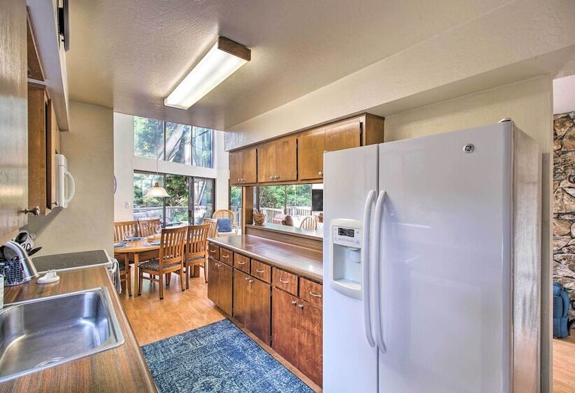 Creekside Chalet W/ Hidden Spa And Private Beach!