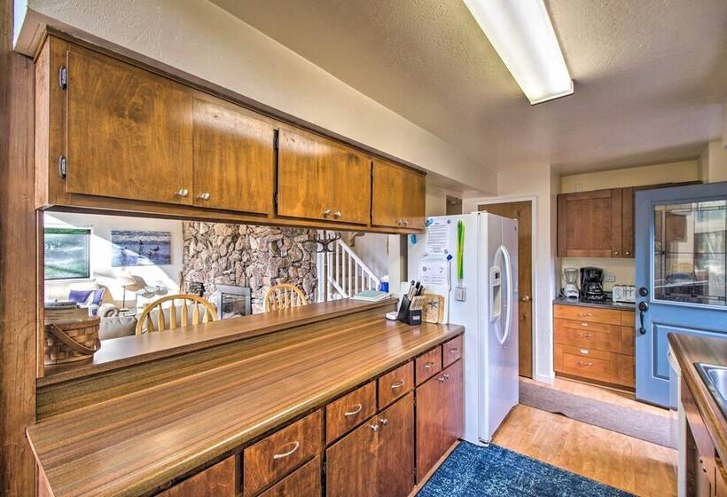 Creekside Chalet W/ Hidden Spa And Private Beach!