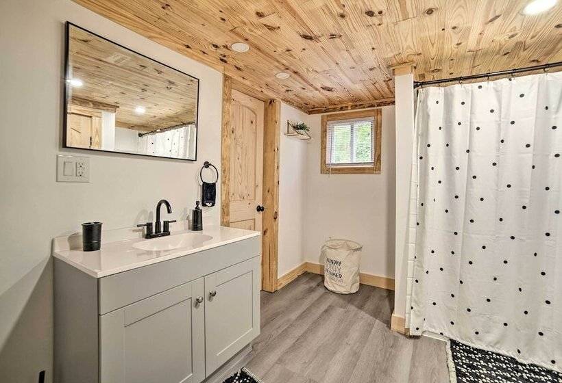 Creekside Ranch  W/ Porch ~ 2 Mi To Pkwy