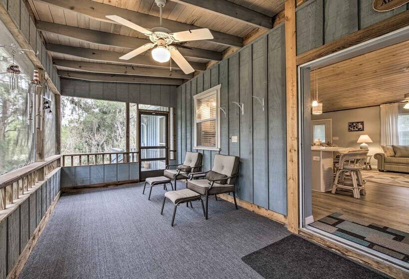 Crystal River Home W/ Dock, 1 Mile To Boat Launch