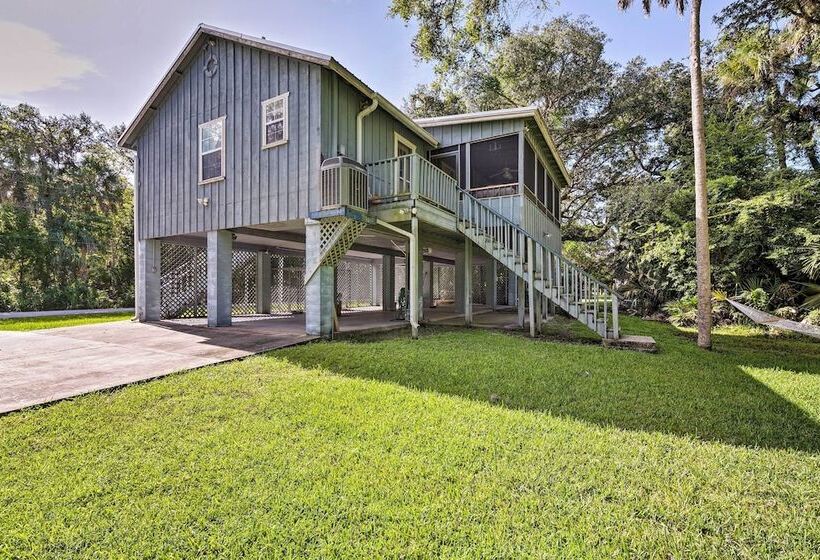 Crystal River Home W/ Dock, 1 Mile To Boat Launch