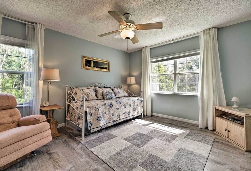 Crystal River Home W/ Dock, 1 Mile To Boat Launch