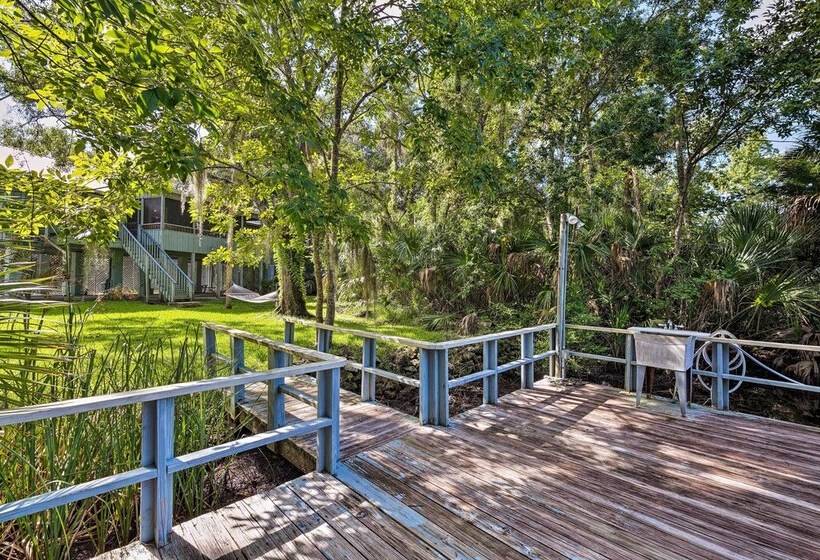 Crystal River Home W/ Dock, 1 Mile To Boat Launch