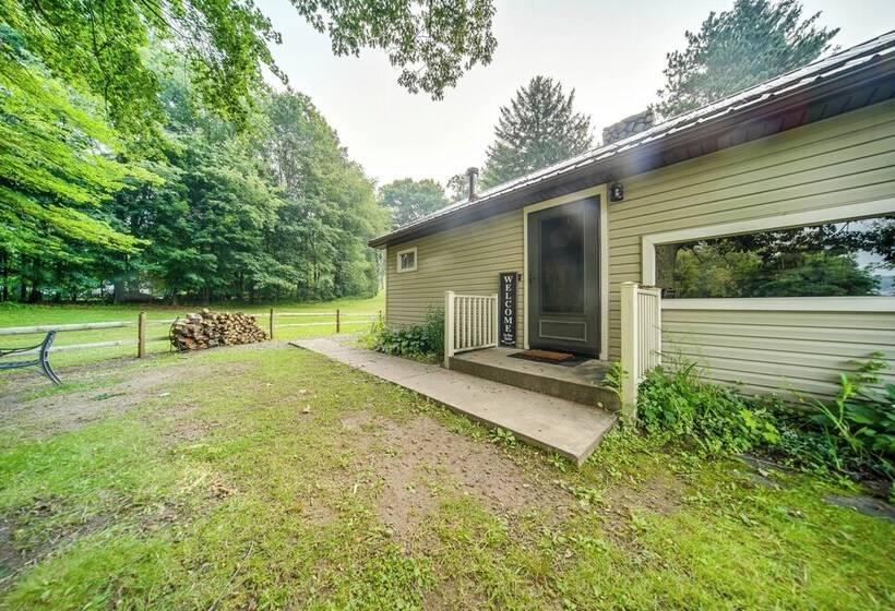 Custom Built Lakefront Cottage W/ Spacious Yard!