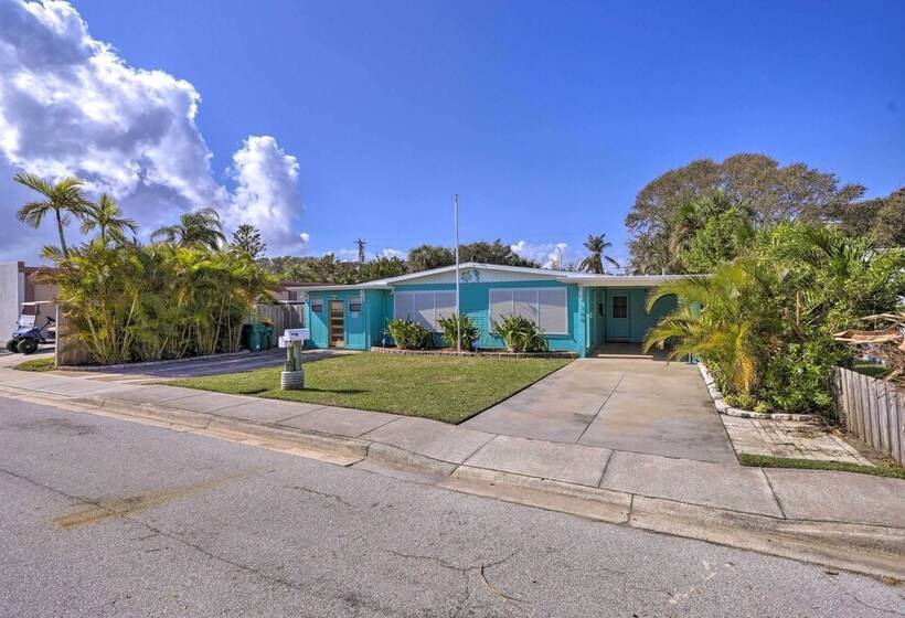 Cute & Cozy Florida Duplex: Walk To Beaches!