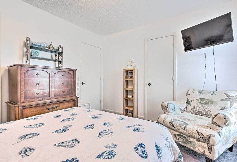 Cute & Cozy Gulf Shores Bungalow: 1/2 Mi To Beach!