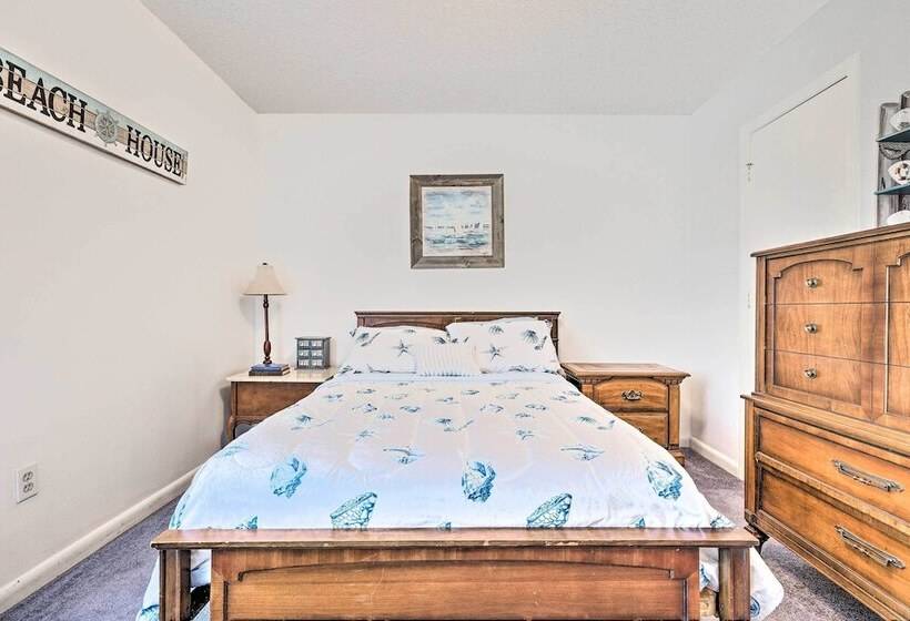 Cute & Cozy Gulf Shores Bungalow: 1/2 Mi To Beach!