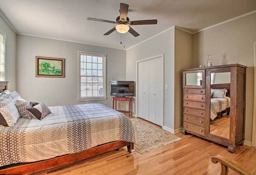 Delightful Retreat W/ Fireplace + Large Yard!