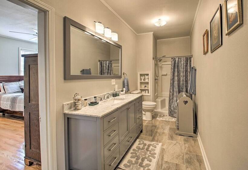 Delightful Retreat W/ Fireplace + Large Yard!