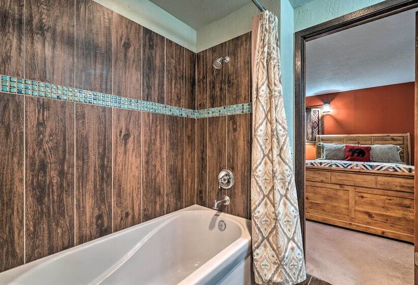 Deluxe Angel Fire Getaway, 4 Mi To Ski Slopes!