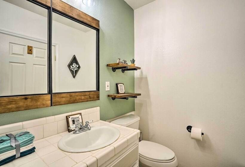 Desert Escape   Hot Tub, Fire Pit & Grill