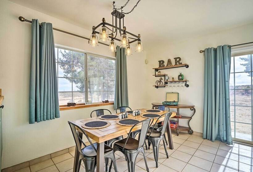 Desert Escape   Hot Tub, Fire Pit & Grill