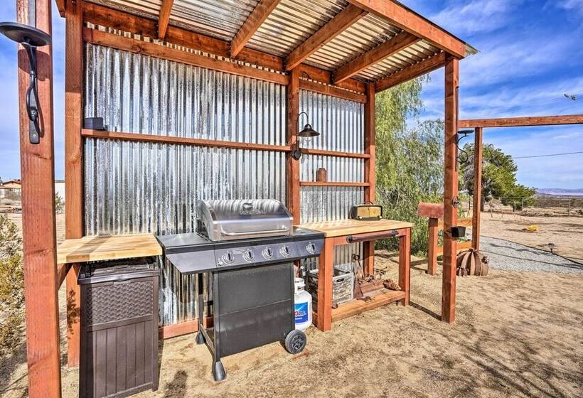 Desert Escape   Hot Tub, Fire Pit & Grill