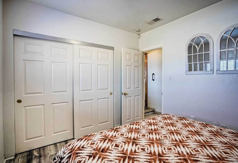 Desert Escape   Hot Tub, Fire Pit & Grill