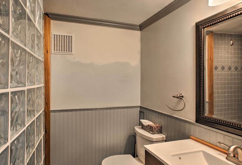 Diamond Lake Home W/ Dock Close To 2 Ski Resorts!