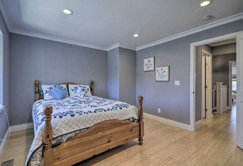 Discovery Bay Retreat W/ Balcony & Boat Dock!