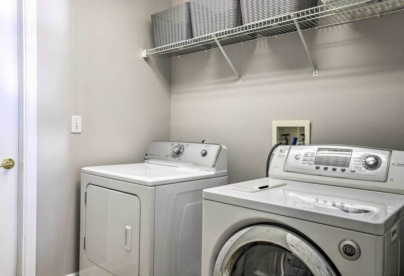 Dog Friendly Lake Home W/ Dock ~ 25 Mi To Disney!