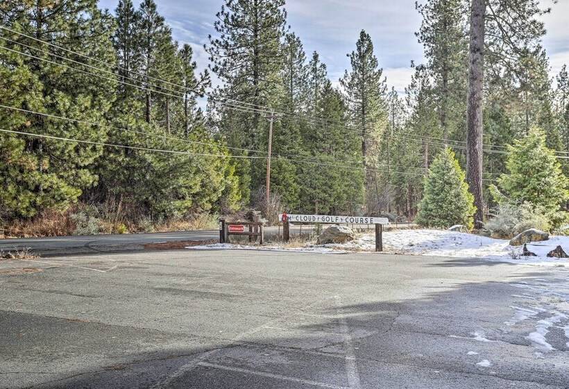 Downtown Cabin < 10 Miles To Mt Shasta Ski Park!