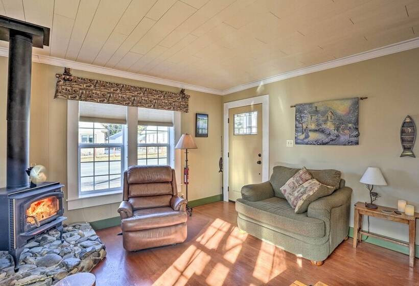 Downtown Cabin < 10 Miles To Mt Shasta Ski Park!