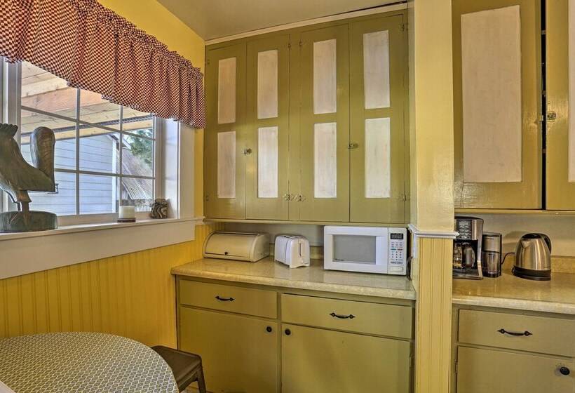 Downtown Cabin < 10 Miles To Mt Shasta Ski Park!